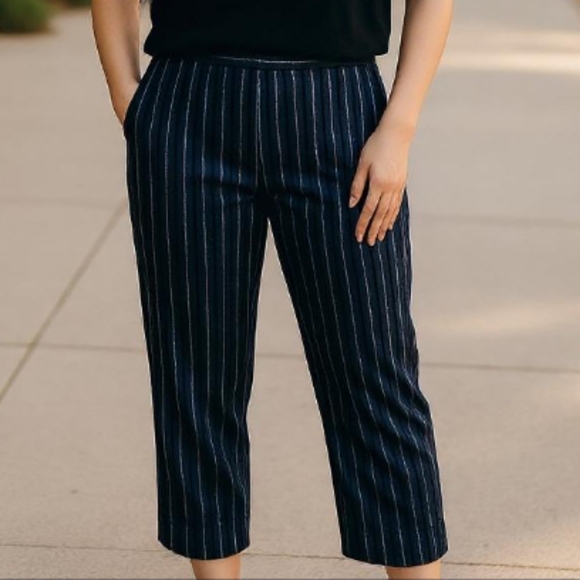 Apt. 9 Pants - NWOT Apt 9  The Torie Modern fit dressy Capri Black with white design